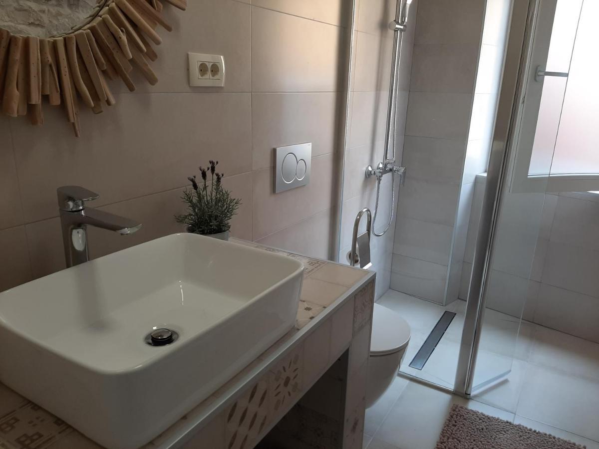 Apartment Lino - City Center โรวีน ภายนอก รูปภาพ